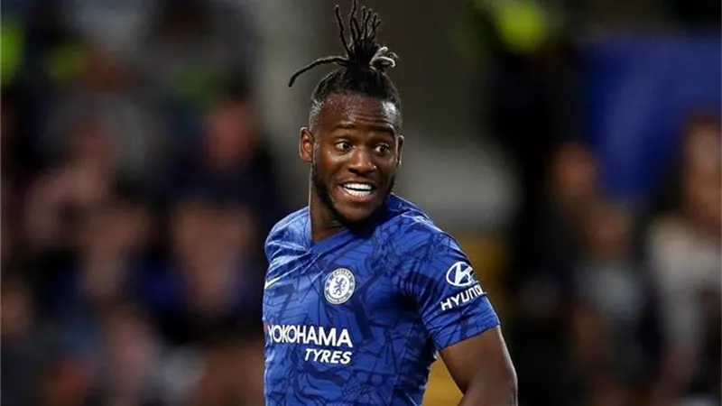 فرانكفورت يعلن ضم باتشوايى من جالاتا سراى مقابل 3 ملايين يورو
