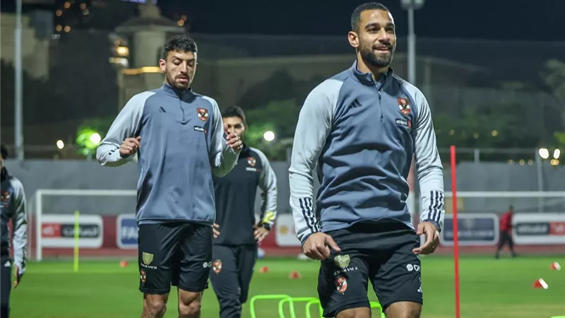 وكيله : إذا لم يصل عمرو السولية عرضًا مناسبًا للرحيل سيجدد للأهلي