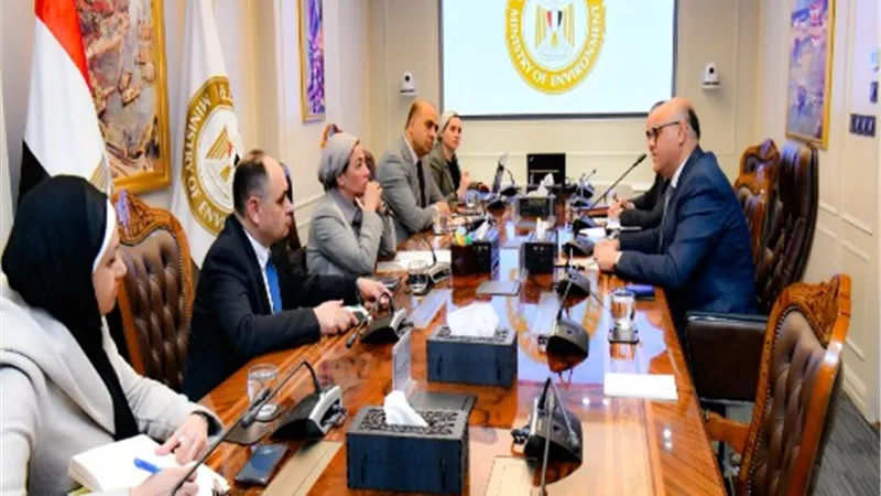 وزيرة البيئة ومحافظ القليوبية يناقشان آليات تنفيذ أنشطة البنك الدولى بالمحافظة