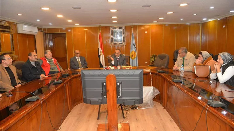 محافظ أسيوط يلتقي بأعضاء نادي روتاري أسيوط وراقودة الإسكندرية