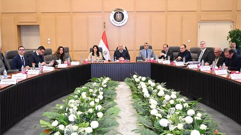 التنسيق مع «البترول» لسرعة توصيل الغاز الطبيعي للمناطق الصناعية في بلطيم ومطوبس