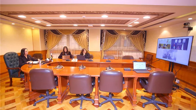 وزيرة التضامن تتابع آخر مستجدات دخول المساعدات الإنسانية لقطاع غزة