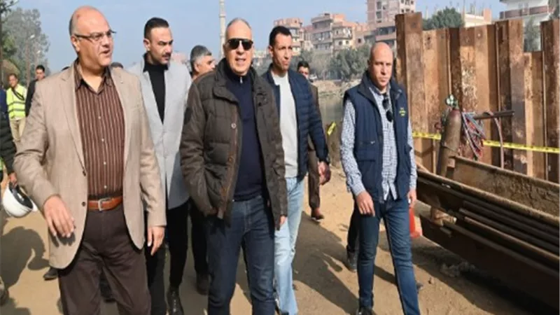 وزير الري والمحافظ يتفقدان عملية إحلال وتجديد 