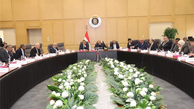 الوزير: ننسق لتوصيل الغاز الطبيعي للمناطق الصناعية بكفر الشيخ