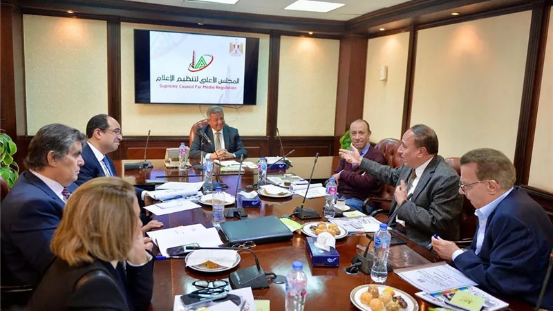 الأعلى للإعلام يصدر ضوابط الإعلان عن المستحضرات الطبية والمنتجات الغذائية