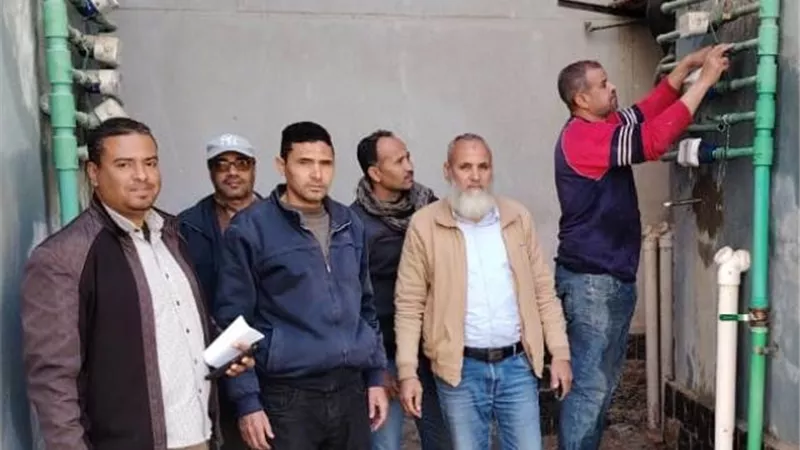 جهاز سوهاج الجديدة يشن حملات لضبط وصلات مياه الشرب المخالفة.. صور