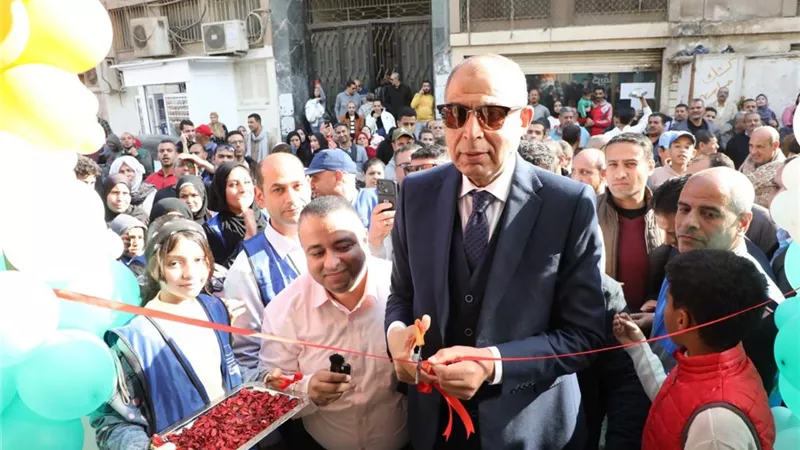 كدوانى يفتتح منفذا للسلع الغذائية ضمن المبادرة الرئاسية حياة كريم