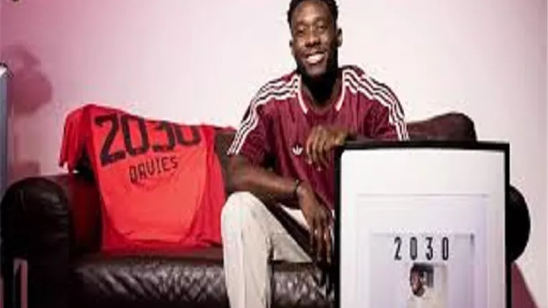 بايرن ميونخ يمدد عقد ألفونسو ديفيز حتى 2030