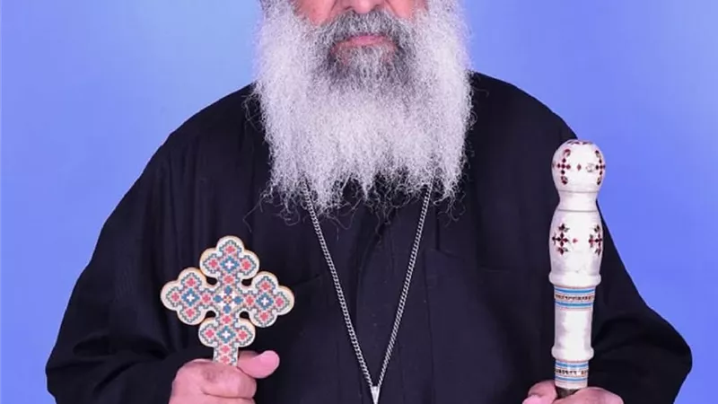 محافظ المنيا ينعى الانبا اغابيوس مطران ديرمواس ودلجا