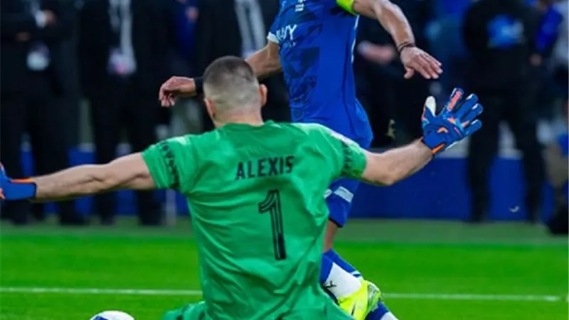 الهلال يُمطر شباك برسبوليس برباعية فى الشوط الأول