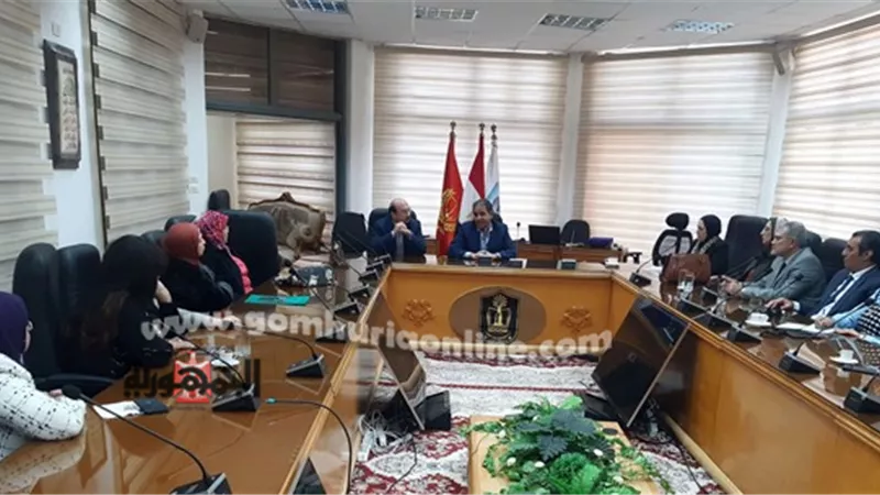 اجتماع هام لرئيس جامعة بورسعيد بمجلس ادارة المستشفى الجامعى