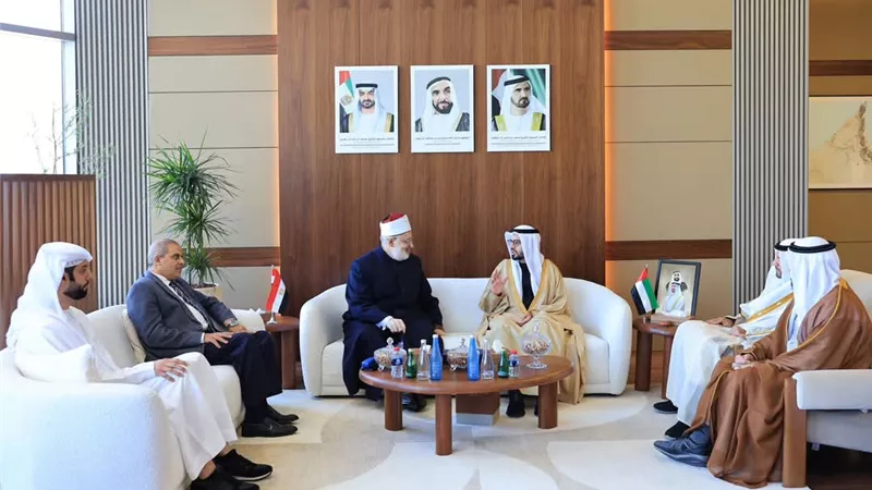 الضويني والدرعي يبحثان تعزيز التعاون بين مصر والإمارات