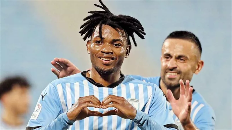 كواليس مفاوضات الأهلي والزمالك مع لاعب الوكرة القطري