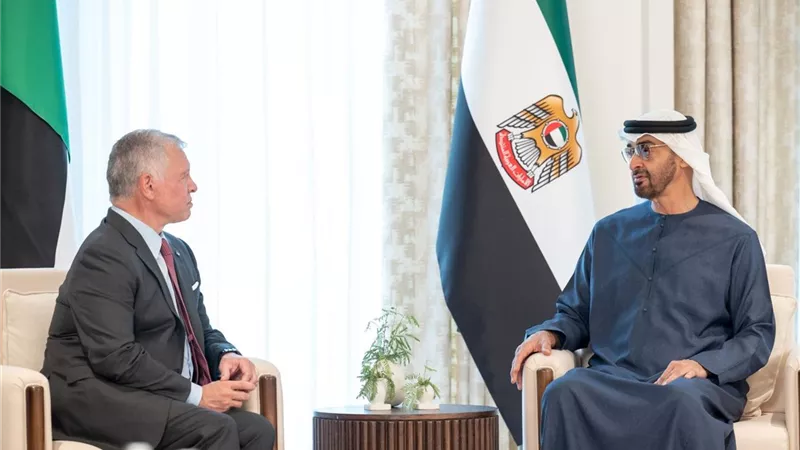 رئيس الإمارات وملك الأردن يؤكدان على السلام عبر حل الدولتين