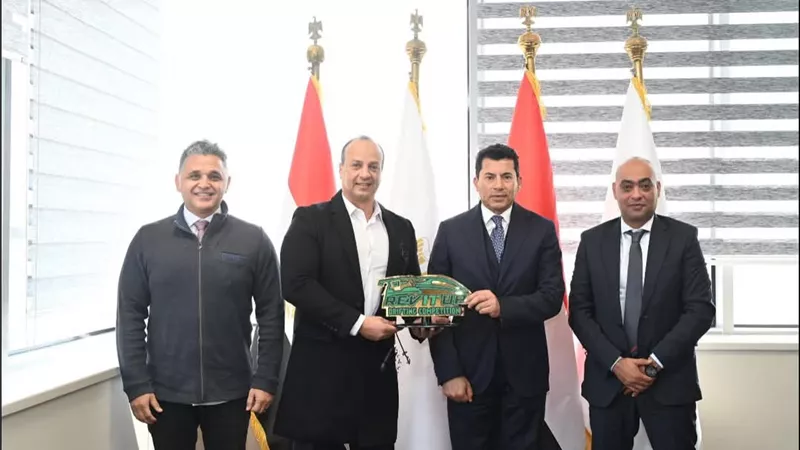 صبحى:كل الدعم لتطوير بطولة مصر الشرق الأوسط لسباقات السيارات