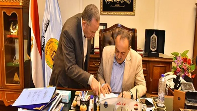 محافظ أسيوط يعتمد نتيجة امتحانات الفصل الدراسي الأول بنسبة نجاح 42.22% للعامة و 73.8% للمهنية