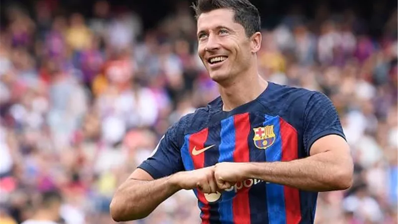 تشكيل برشلونة المتوقع ضد فالنسيا.. رافينيا وليفاندوفسكي في الهجوم