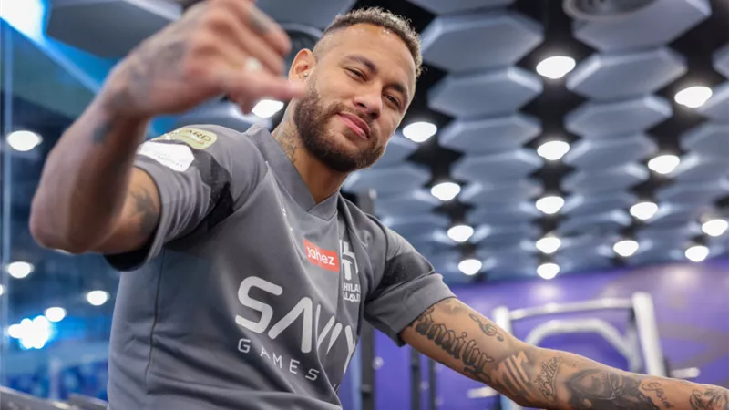 بعد عودته من الهلال.. نيمار يطالب جماهير البرازيل بالصبر