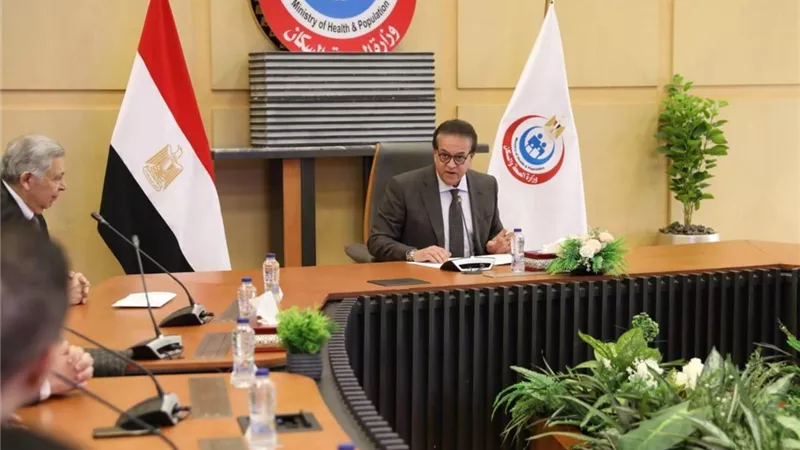 وزير الصحةيشهد توقيع اتفاقية شراكة بين الوزارةومعهد جوستاف روسيه