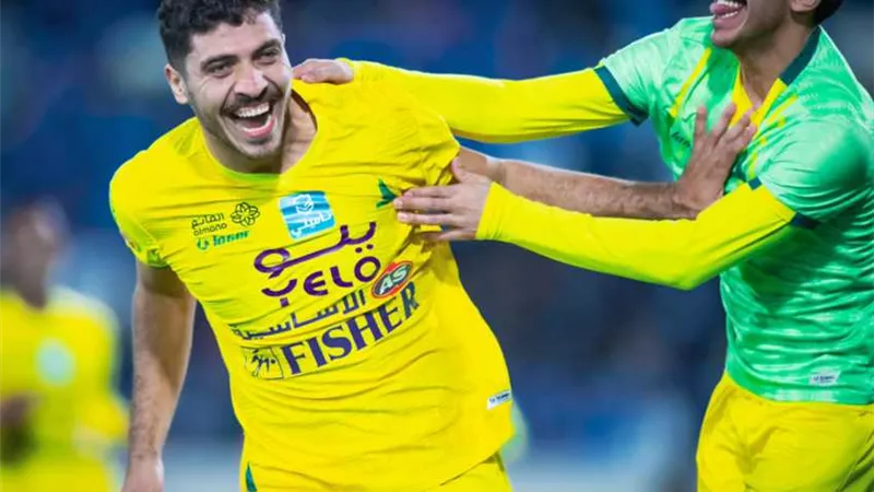 شاهد .. خماسية الشباب فى شباك الخليج بالدورى السعودى