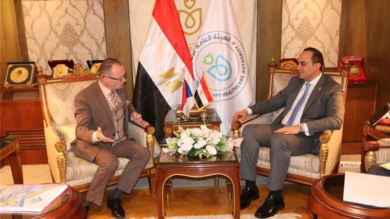 رئيس الرعاية الصحية يبحث مع سفير التشيك سبل التعاون المشترك