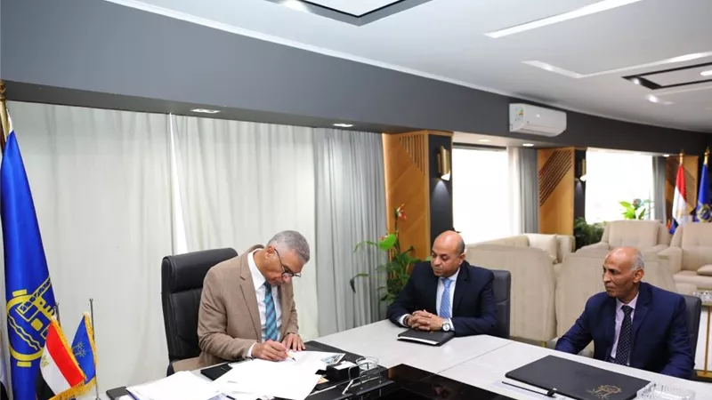 محافظ أسوان يعتمد نتيجة الفصل الدراسى الأول للشهادة الإعدادية