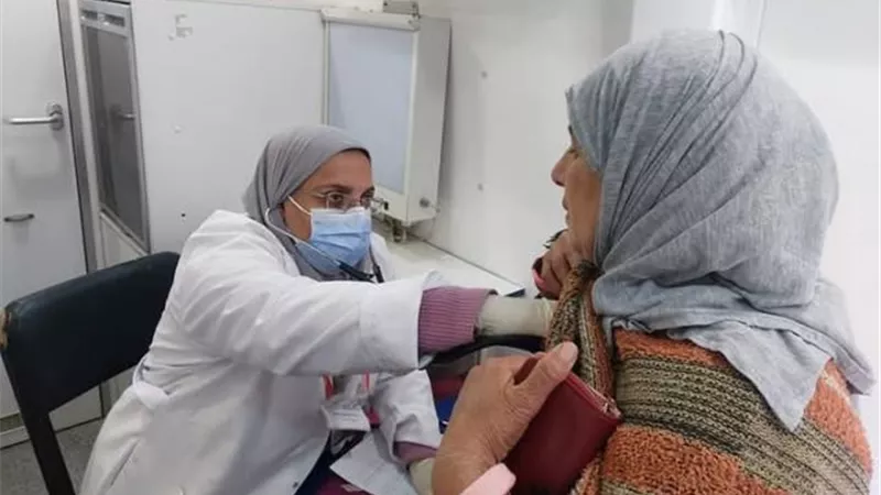 علاج ١٢٤٧ مواطنا بالمجان في قافلة طبية بدمياط
