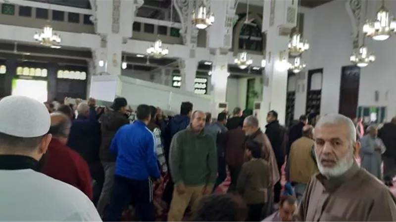 آلاف السوايسة يشاركون في تشييع جثمان قناوى آخر عنقود الفدائيين