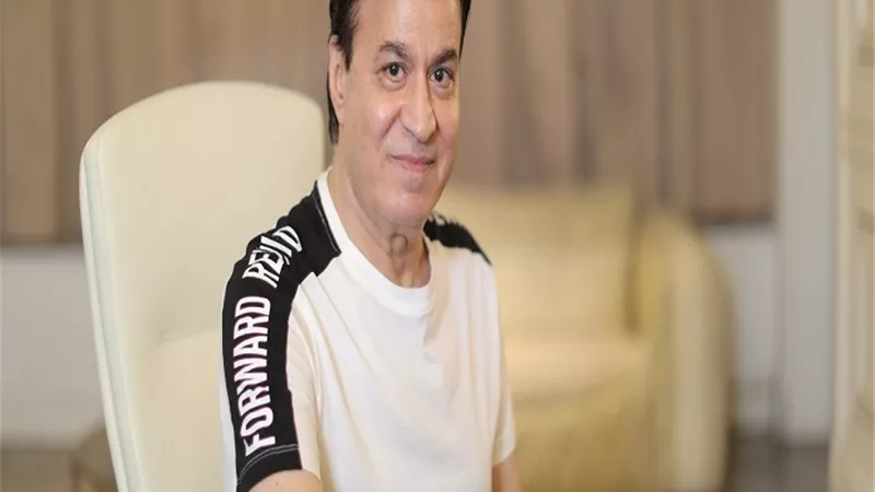 حلمى عبد الباقى ينعي رحيل والدة المايسترو مصطفى حلمى