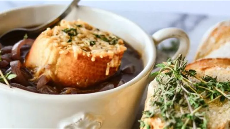 شوربة البصل مع التوست