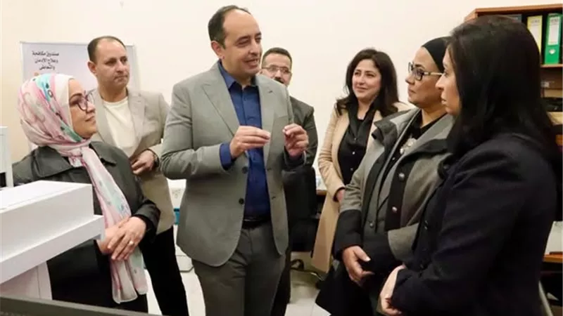 وزيرة التضامن ورئيس صندوق مكافحة الإدمان تتفقد معمل تحاليل عينات الكشف عن تعاطي المواد المخدرة