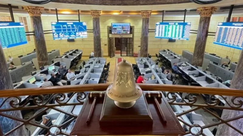 الاحداث السياسية والحرب التجارية المحتملة .. أثرت بالسلب علي قيم التداول