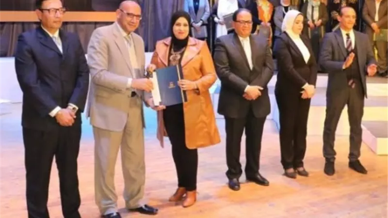 ابتسام عبدالمريد تفوز بجائزة 
