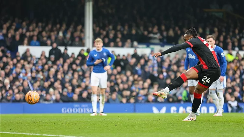 إيفرتون يخسر أمام بورنموث ويودع كأس الاتحاد الإنجليزي