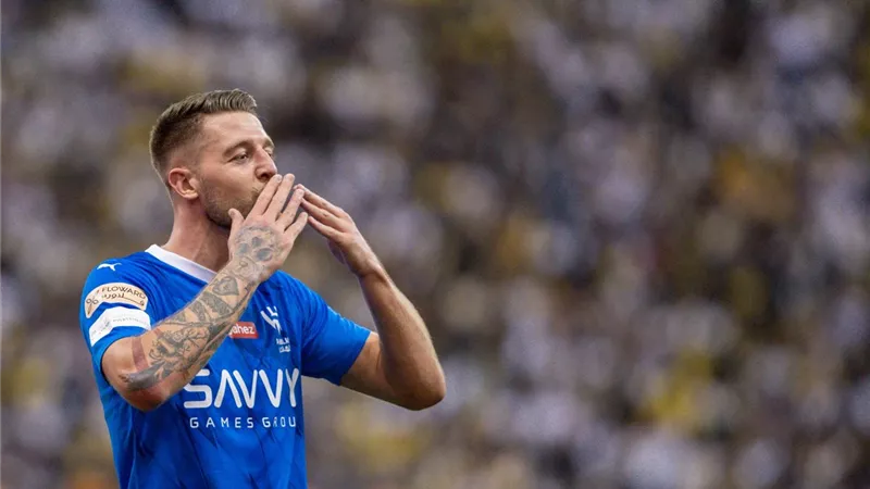 سافيتش يعيد الهلال بتسجيله هدف التعادل أمام ضمك .. شاهد