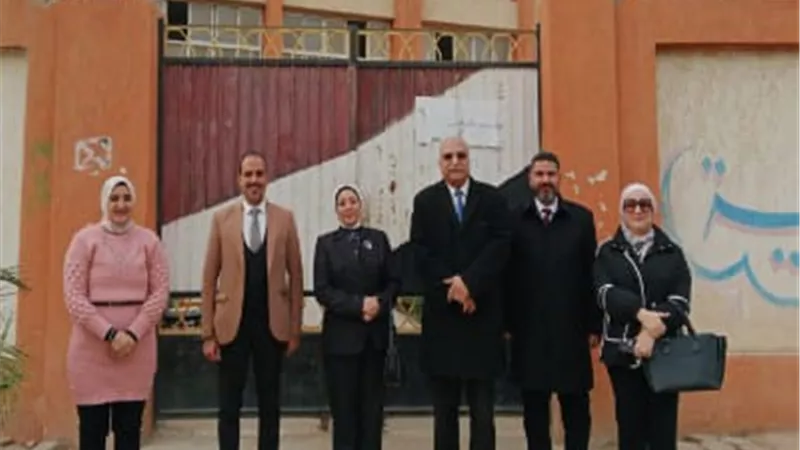 مدير تعليم القليوبية يتابع حضور الطلاب بالمدارس في بداية الترم الثاني