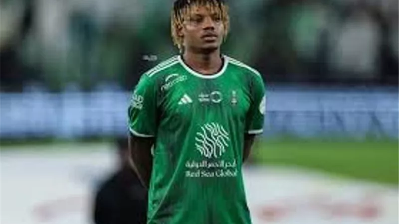 الأهلي السعودي يجدد عقد ريان حامد لمدة موسمين