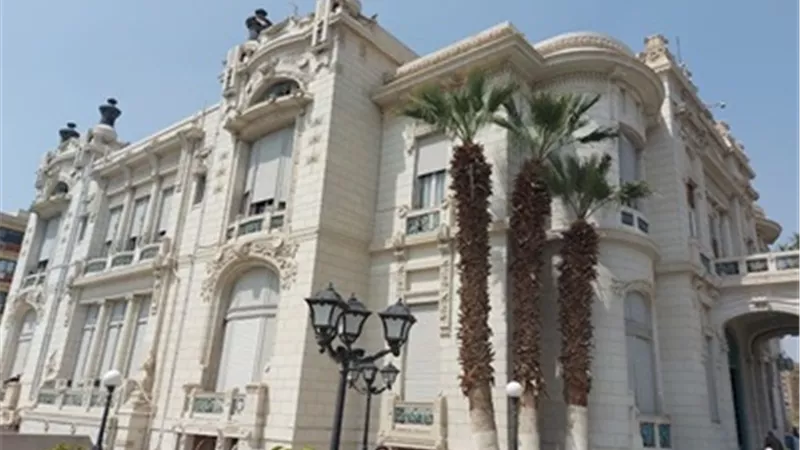 انتظام الدراسة بالفصل الدراسي الثاني بجامعة عين شمس