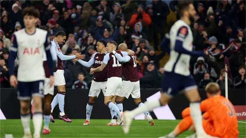 أستون فيلا يُطيح بـ توتنهام من كأس الاتحاد الإنجليزي
