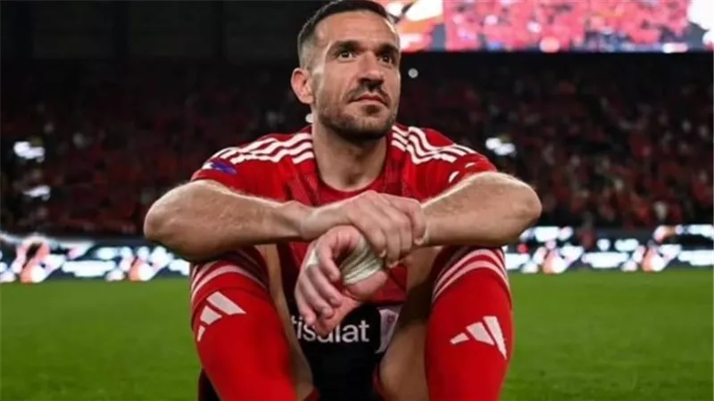 علي معلول لم يتم قيده إفريقيا مع الأهلي حتى الآن