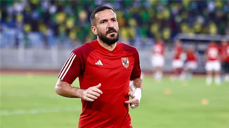 مفاجأة.. كولر يجهز علي معلول لمباراة الزمالك في الدوري