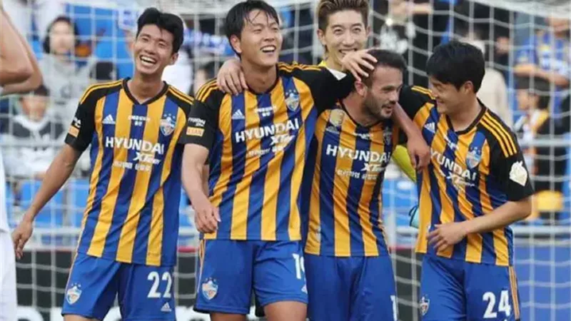 أولسان الياباني يواجه شبح الخروج من دوري أبطال آسيا.. تفاصيل