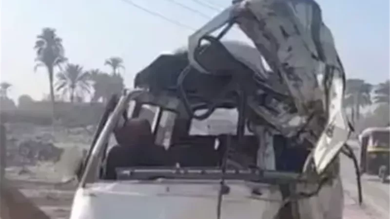 القبض على سائق النقل المتسبب في وفاة 2 وإصابة 8 بالصف