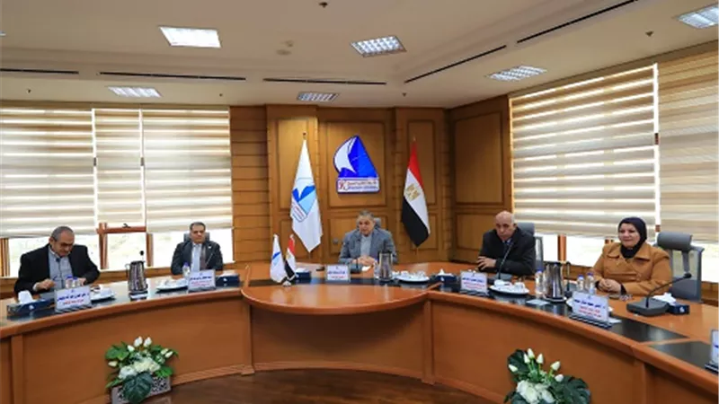 مجلس عمداء جامعة كفر الشيخ يؤكد على استثمار نتائج الأبحاث العلمية