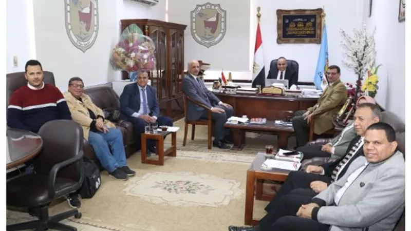 جامعة سوهاج تنظم دورة تدريبية لمحو الأمية من الأبجدية إلى التعايش