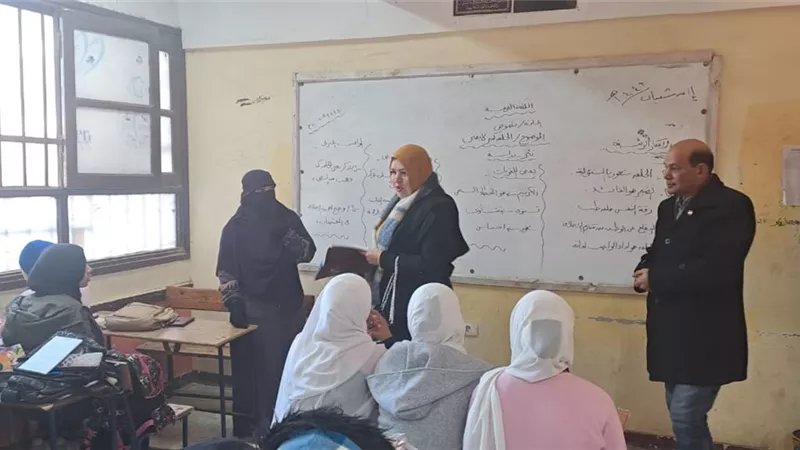 وكيل مديرية تعليم الجيزة تزور مدارس الصف