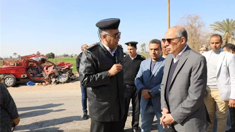 تكثيف الحملات المرورية لضبط سائقي ربع النقل المخالفين بسمالوط