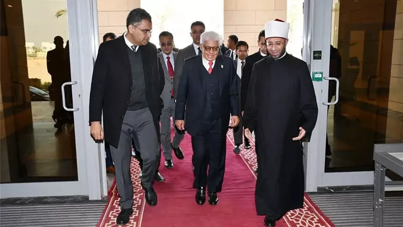 الأزهري يستقبل حاكم ولاية بينانج وكبير وزرائها والوفد المرافق
