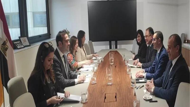الخطيب يبحث مع وزير الاقتصاد والتجارة الإسباني سبل تعزيز العلاقات المشتركة