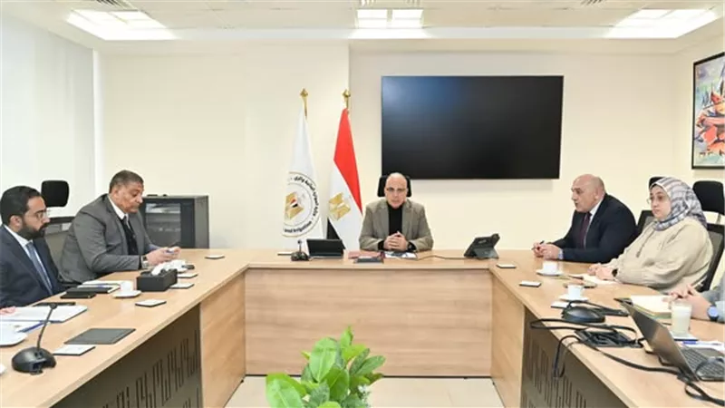 وزير الري :تنفيذ مشروعات تخدم المواطنين وتوفر فرص عمل للشباب